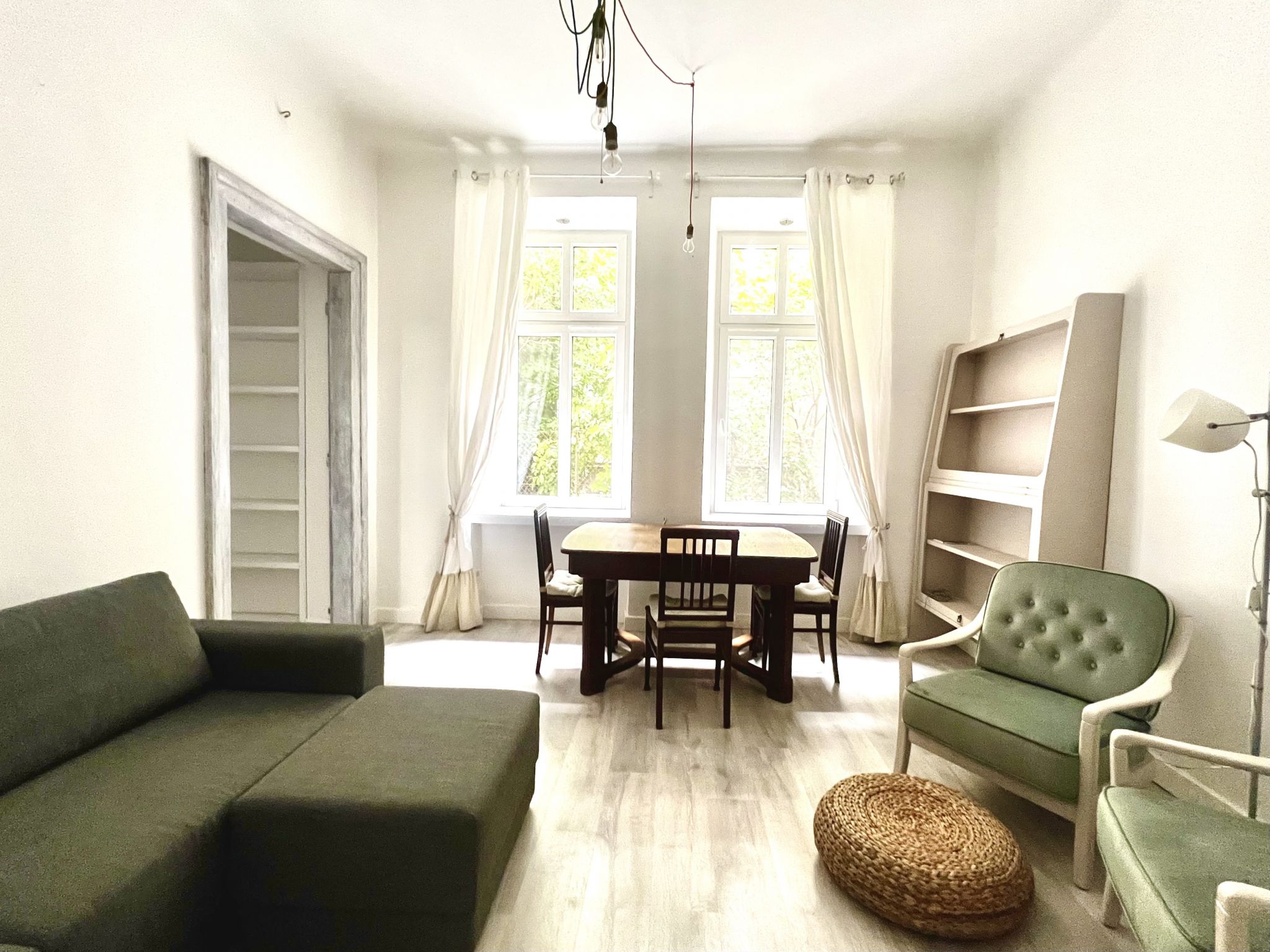 Kazimierz – 2-pokojowe mieszkanie 52 m² z oddzielną kuchnią, Starowiślna ogród