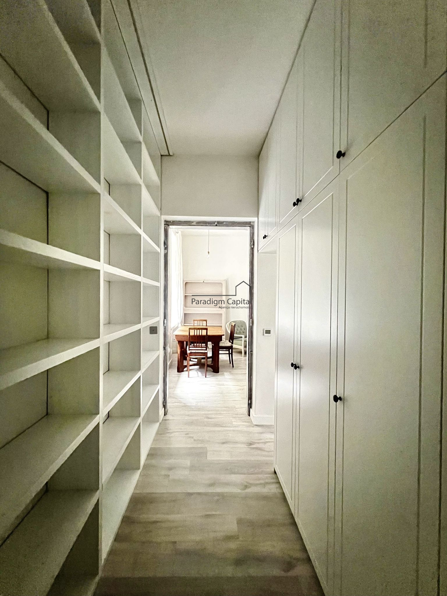 Kazimierz – 2-pokojowe mieszkanie 52 m² z oddzielną kuchnią i ogródkiem