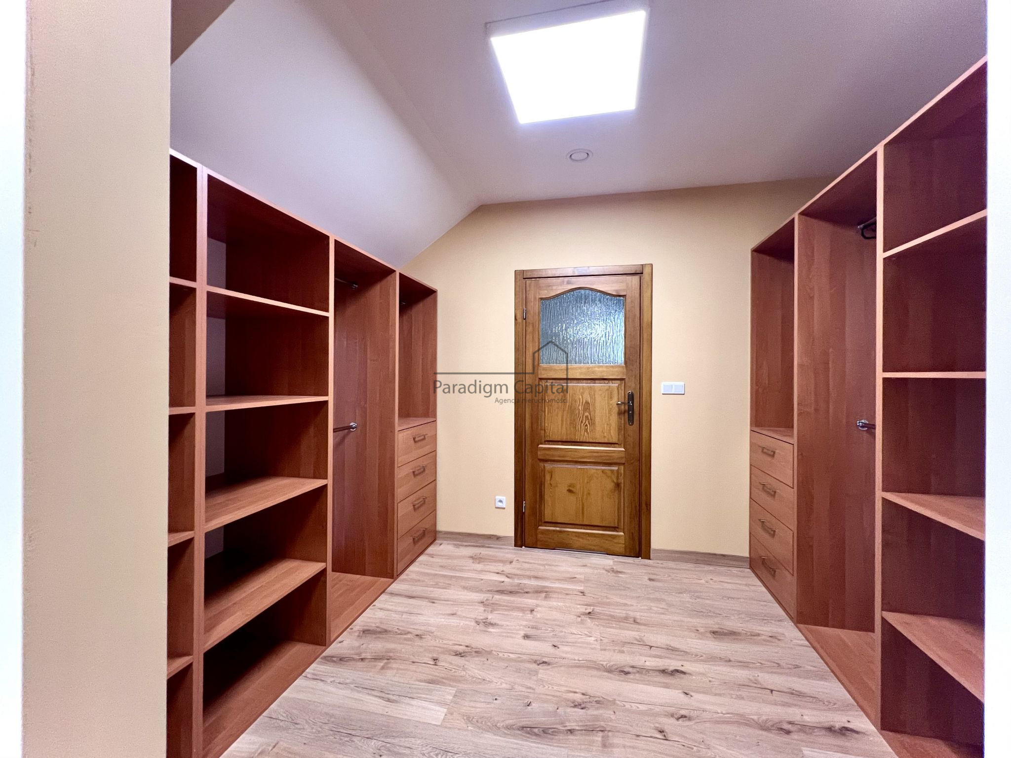 NOWY DOM 219 m² | 3 ŁAZIENKI | OGRÓD | GARAŻ | MODLNICZKA