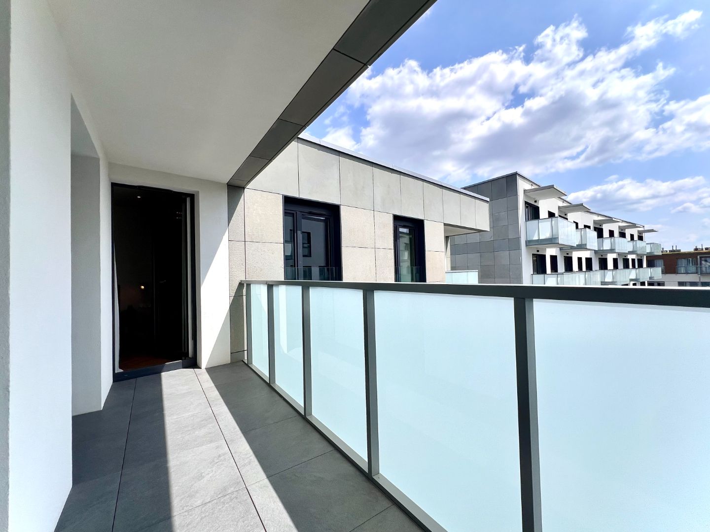 STYLOWY 3-POKOJOWY APARTAMENT Z KLIMATYZACJĄ I GARAŻEM – CIESZYŃSKA 9, KRAKÓW
