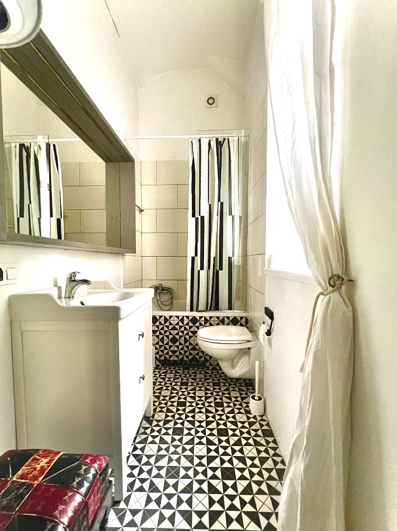 Kazimierz – 2-pokojowe mieszkanie 52 m² z oddzielną kuchnią i ogrodem | ul