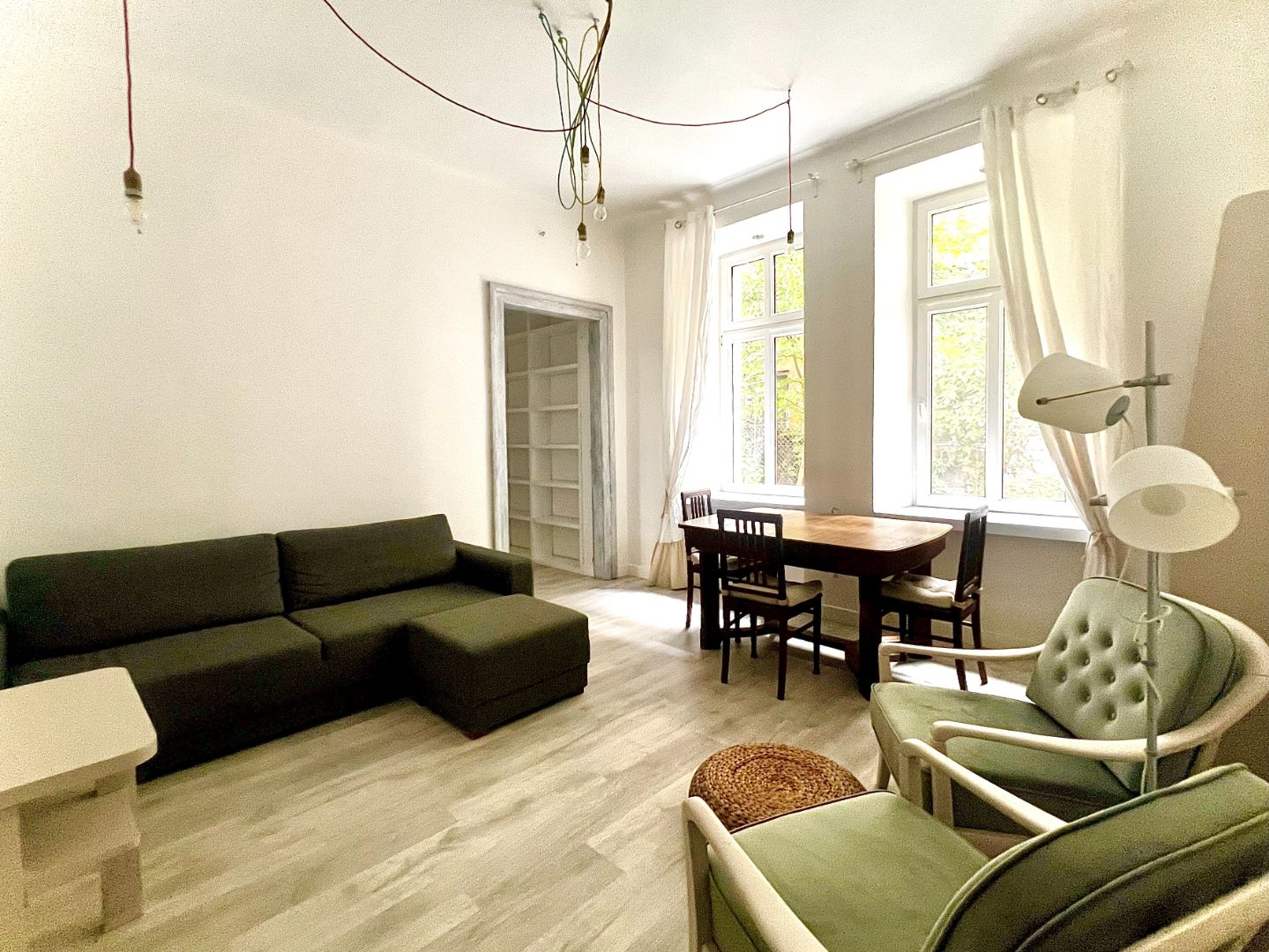 Kazimierz – 2-pokojowe mieszkanie 52 m² z oddzielną kuchnią i ogrodem | ul