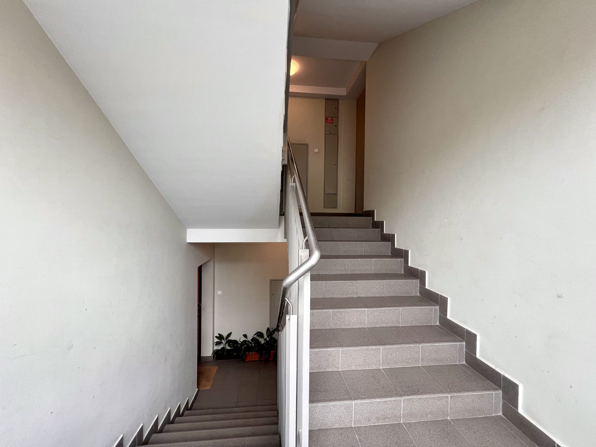 Wyjątkowe, kameralne mieszkanie z balkonem 10 m² – Kraków, zieleń, cisza