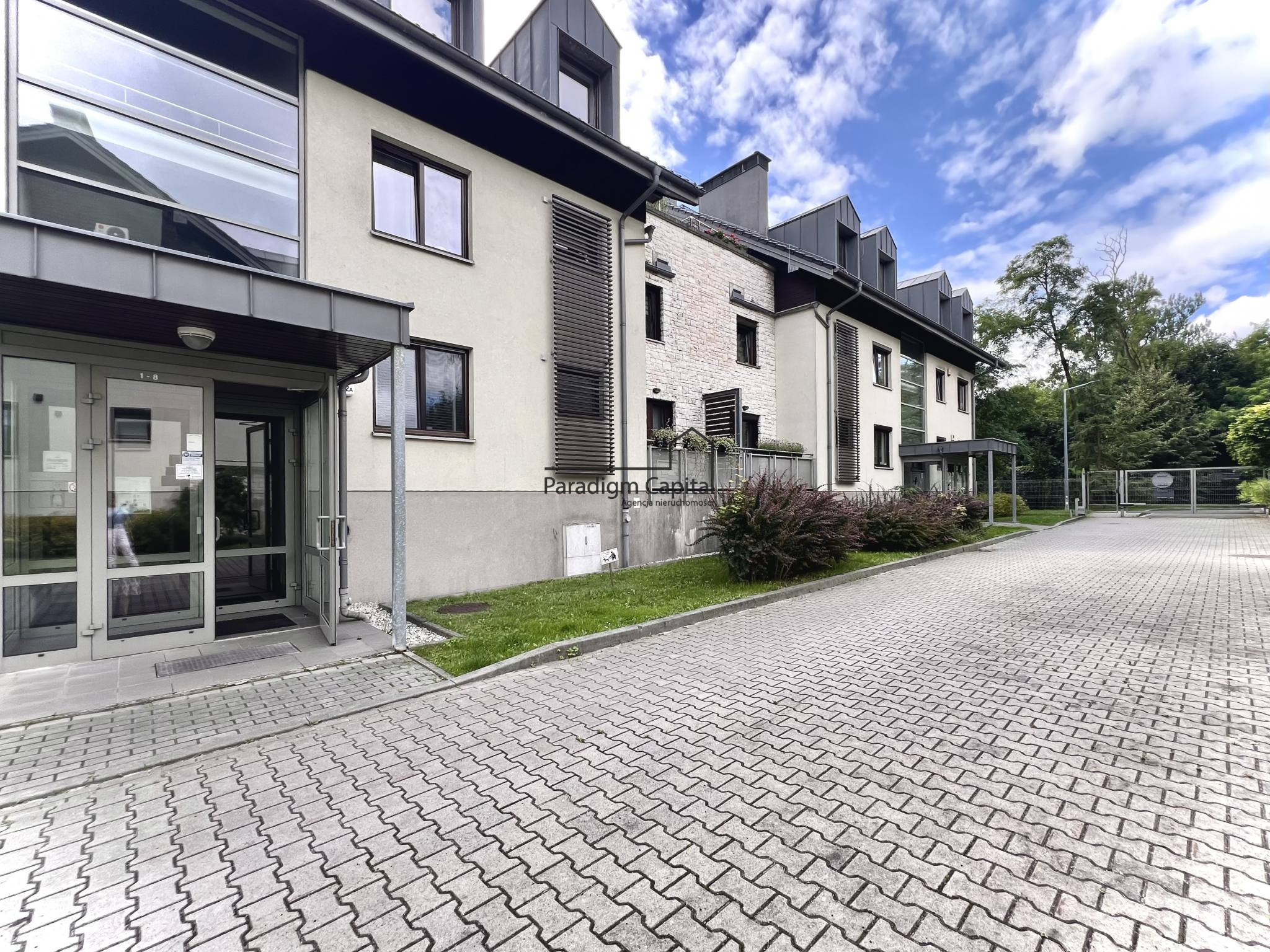 Wyjątkowe, kameralne mieszkanie z balkonem 10 m² – Kraków, zieleń, cisza