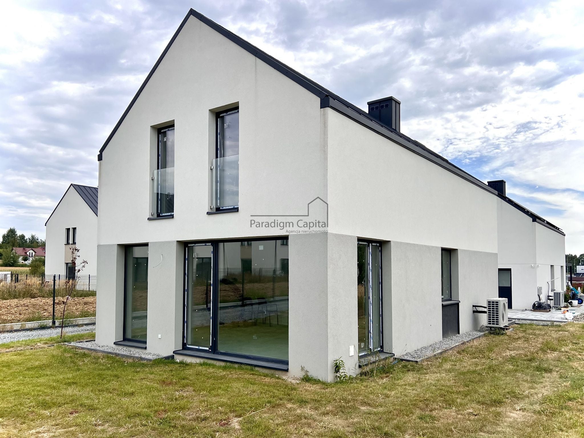 OSTATNI DOM WOLNOSTOJĄCY 140 m² – MNIKÓW, BLISKO KRAKOWA, POMPA CIEPŁA