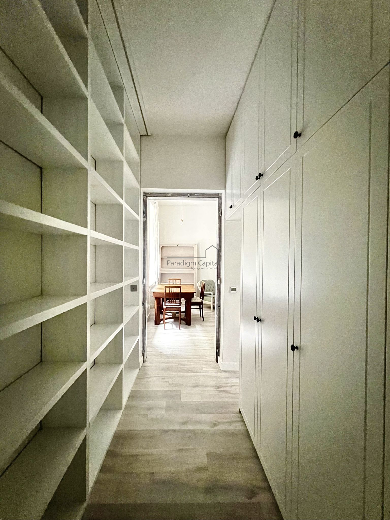 Kazimierz – 2-pokojowe mieszkanie 52 m² z oddzielną kuchnią i ogródkiem