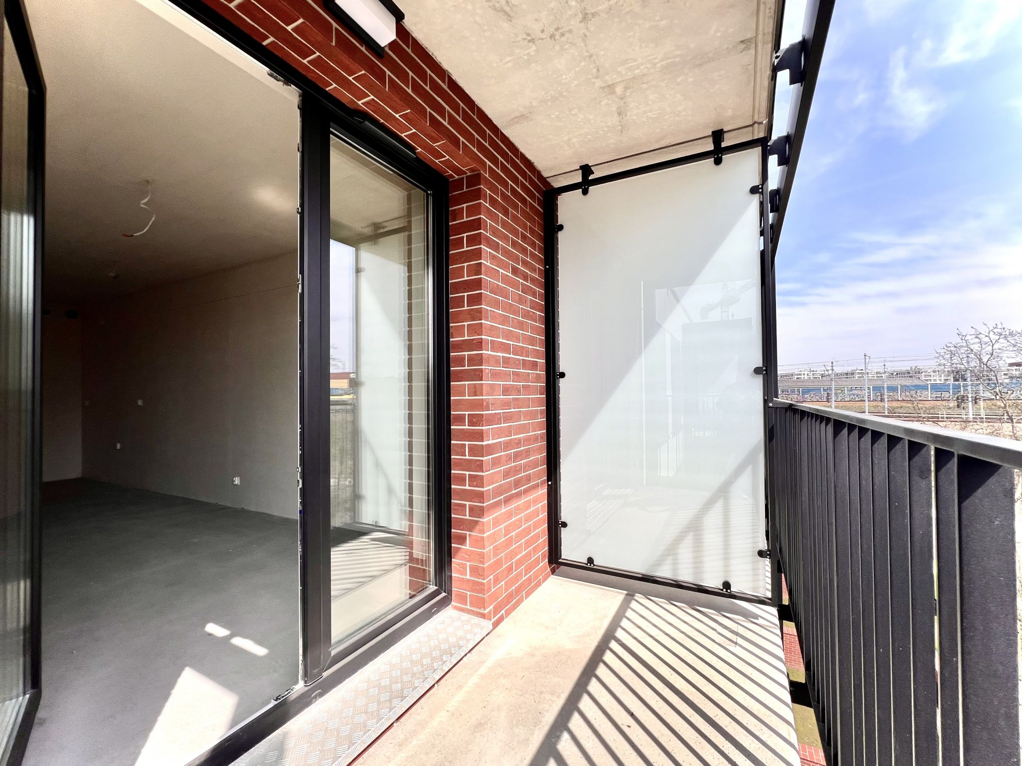 2-POKOJOWE MIESZKANIE 42 m² – BALKON – PODGÓRZE / ZABŁOCIE – TOP LOKALIZACJA