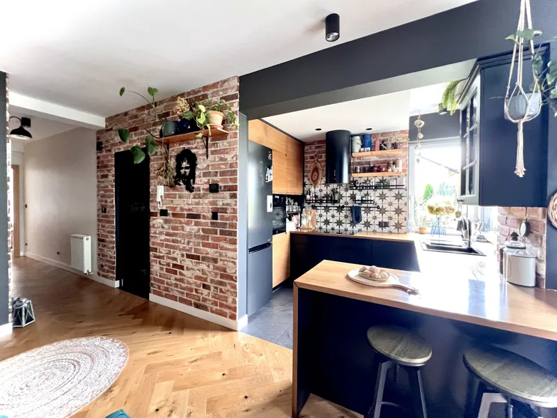 STYLOWY APARTAMENT PREMIUM Z PRYWATNYM OGRODEM, GARAŻEM I DWOMA MIEJSCAMI POSTOJOWYMI