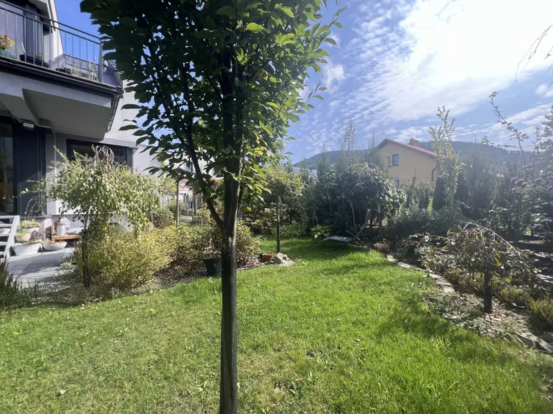 STYLOWY APARTAMENT PREMIUM Z PRYWATNYM OGRODEM, GARAŻEM I DWOMA MIEJSCAMI POSTOJOWYMI