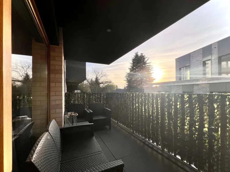 NOWOCZESNE MIESZKANIE PREMIUM 56 m2 Z BALKONEM – CITY YES, NOWOHUCKA, 2022 ROK, RECEPCJA, STREFA CHILLOUT