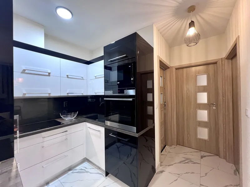 NOWOCZESNE MIESZKANIE PREMIUM 56 m2 Z BALKONEM – CITY YES, NOWOHUCKA, 2022 ROK, RECEPCJA, STREFA CHILLOUT