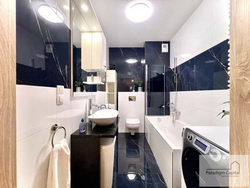 ELEGANCKI APARTAMENT 53 m² Z BALKONEM 21 m² – CITY YES, 2022 ROK