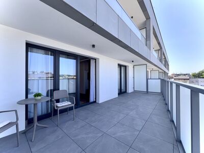 PIERWSZY NAJEM – 2 POKOJE, KLIMATYZACJA, DUŻY TARAS – CIESZYŃSKA 9, KROWODRZA