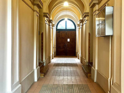 Kazimierz – 2-pokojowe mieszkanie 52 m² z oddzielną kuchnią i ogródkiem