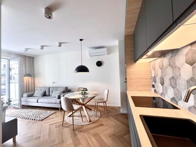 STYLOWY 3-POKOJOWY APARTAMENT Z BALKONEM, KLIMATYZACJĄ I GARAŻEM – CIESZYŃSKA 9,
