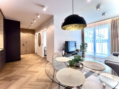 STYLOWY 3-POKOJOWY APARTAMENT Z BALKONEM, KLIMATYZACJĄ I GARAŻEM – CIESZYŃSKA 9,