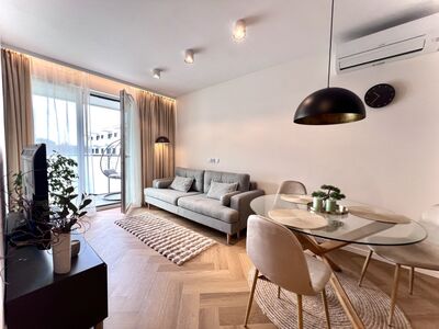 STYLOWY 3-POKOJOWY APARTAMENT Z BALKONEM, KLIMATYZACJĄ I GARAŻEM – CIESZYŃSKA 9,