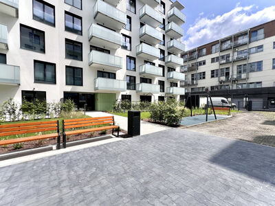 3 Pokoje · Ostatnie Piętro · Balkon · Cieszyńska