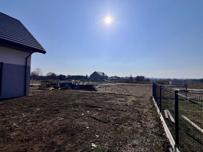 Działka inwestycyjna 18 arów, 4 fundamenty – przy granicy Krakowa