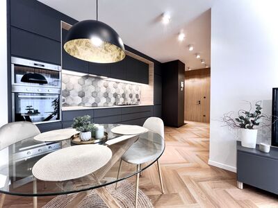 STYLOWY 3-POKOJOWY APARTAMENT Z BALKONEM, KLIMATYZACJĄ I GARAŻEM – CIESZYŃSKA 9,